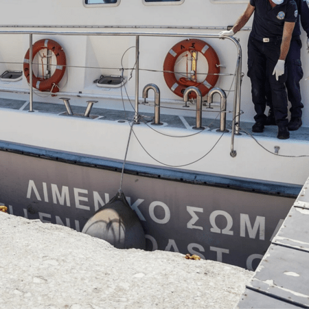 Αίγινα: Νεκρή 78χρονη που έπεσε από τουριστικό σκάφος – Δύο συλλήψεις