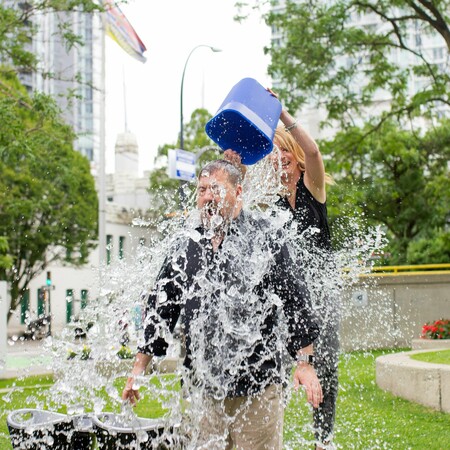 Το Ice Bucket Challenge επιστρέφει για να ενισχύσει την Υγεία