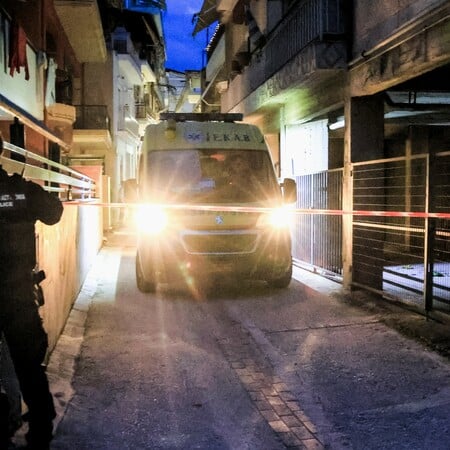 Λάρισα: Ο 21χρονος συνέχισε να μαχαιρώνει τη μητέρα του ενώ ήταν ήδη νεκρή
