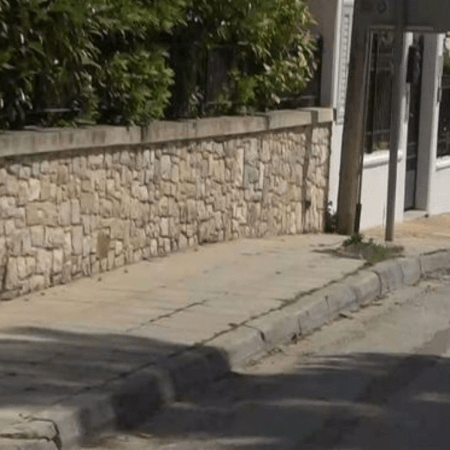 Γλυκά Νερά: Βίντεο από τον άγριο ξυλοδαρμό του 50χρονου από τον 17χρονο 