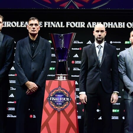 Final Four: Σπανούλης και Αταμάν φωτογραφίζονται με το κύπελλο - Οι αναρτήσεις των ομάδων