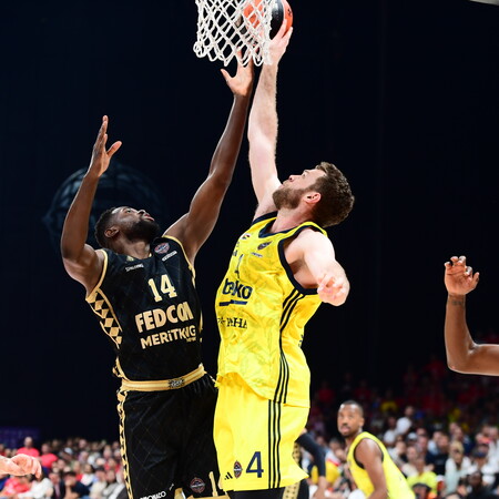 EuroLeague Final Four: Μονακό – Φενέρμπαχτσε 18-16 (A' περίοδος)