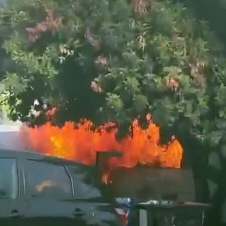 Φωτιά τώρα σε λεωφορείο στη Λεωφόρο Αθηνών