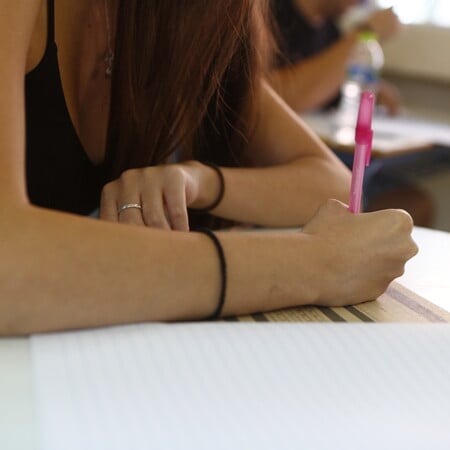 Πανελλήνιες 2025: Πρεμιέρα με Νεοελληνική Γλώσσα και Λογοτεχνία για τους υποψηφίους των ΓΕΛ