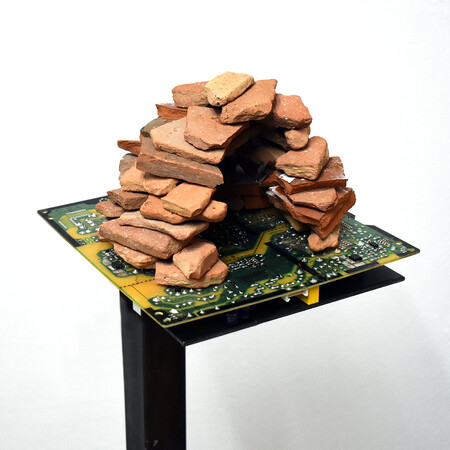 Αθηνά Κουμπαρούλη: This way the traces never die