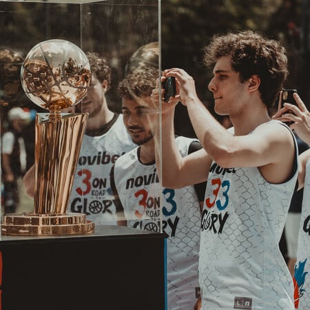 Η Novibet έφερε τη μαγεία του NBA στο κέντρο της Αθήνας με το ‘3on3 Road To Glory’
