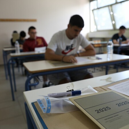 Πανελλήνιες 2025: Πώς ήταν τα θέματα σε Ιστορία, Φυσική και Οικονομία