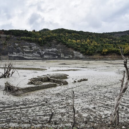 Σε συνθήκες ξηρασίας Κρήτη, Πελοπόννησος και Δυτική Στερεά: Τι αποτυπώνει χάρτης του meteo