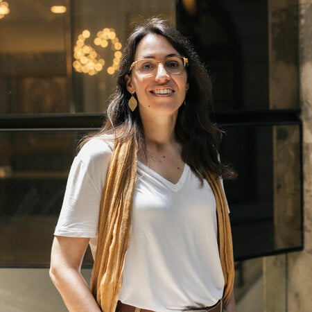Εύα Μπαλταζάρ: «Η αγάπη που σε φυλακίζει δεν είναι αγάπη»