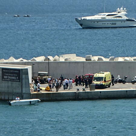 Πτώση ελικοπτέρου στη Βουλιαγμένη: Εξετάζεται το ενδεχόμενο της υπερφόρτωσης - «Δεν απογειώθηκε με τον σωστό τρόπο»