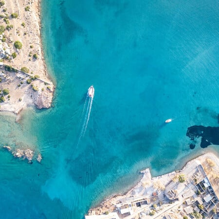 Μια ιστορία φωτός: Όταν η ζωή σου στο νησί αποκτά νέες προοπτικές