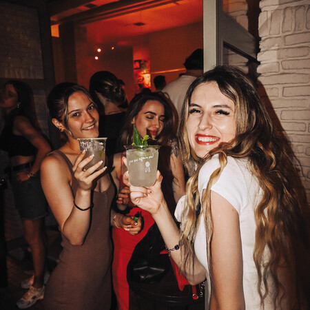 Αυτά είναι 10 από τα στέκια που βγαίνουν οι Αθηναίοι τώρα