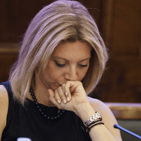 Καρυστιανού για προανακριτική Καραμανλή: «Τελείωσε η παράσταση ή θα σας δούμε στα κανάλια...;»