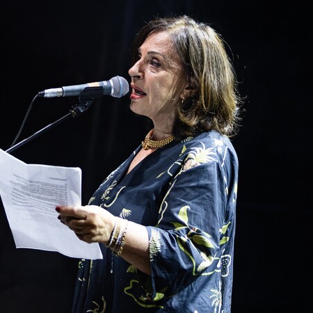 Η Χάρις Αλεξίου στη συναυλία για τη Γάζα: «Θα σας διαβάσω ποίημα, αφού δεν τραγουδώ»