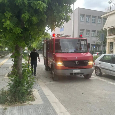 Λάρισα: Ξηλώθηκε από τους ισχυρούς ανέμους η στέγη σε γυμναστήριο Γυμνασίου