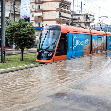 Κακοκαιρία: Σφοδρή καταιγίδα έπληξε την Αττική