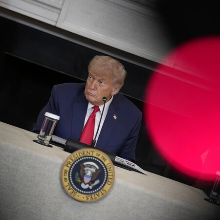 Ρήγμα στο MAGA μετά τα χτυπήματα Τραμπ στο Ιράν - Οργή για την εγκατάλειψη του «America First»