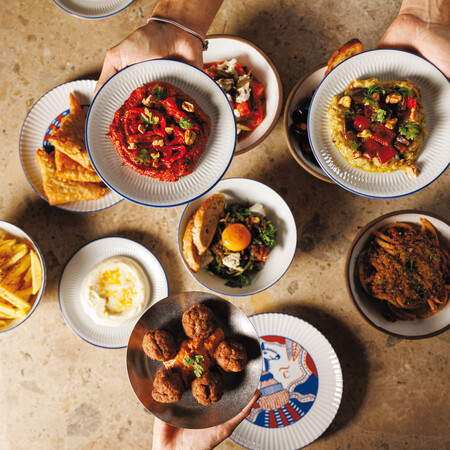 Cinapos: Μεζεδοπωλείο αυθεντικό, παρεΐστικο, για στιγμές που τις μοιράζεσαι