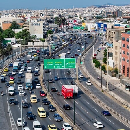 ΚΙΝΗΣΗ ΣΤΟΥΣ ΔΡΟΜΟΥΣ