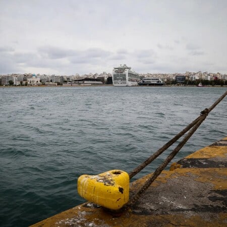 Σε ισχύ το απαγορευτικό απόπλου από τα λιμάνια της Αττικής - Αναλυτικά οι αλλαγές στα δρομολόγια