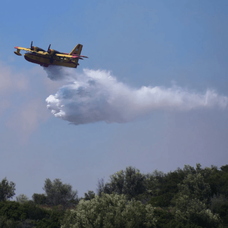 Πυροσβεστική: 48 φωτιές σε δασικές και αγροτικές περιοχές καταγράφηκαν το τελευταίο 24ωρο