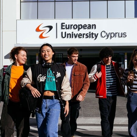 Σπουδές στο Εξωτερικό; Ξεκίνα από την Κύπρο!