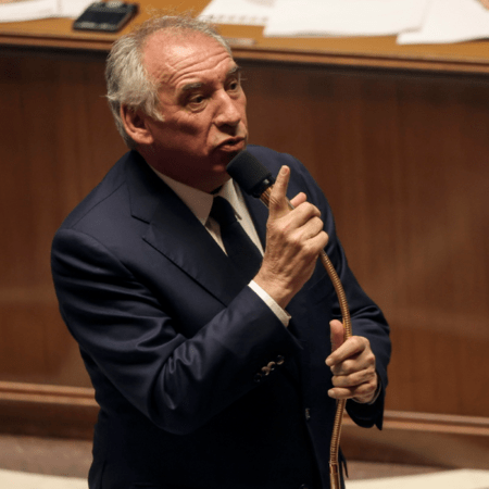 Γαλλία: Ο Μπαϊρού επέζησε και της νέας πρότασης μομφής