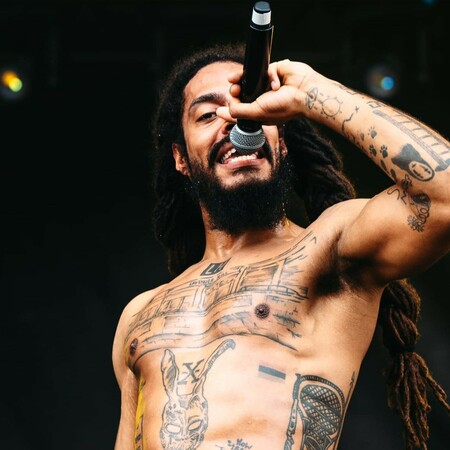 Μετά τους Bob Vylan στο Glastonbury, το BBC σταματά τις ζωντανές μεταδόσεις «υψηλού κινδύνου»