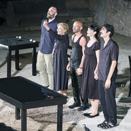 Θήβα Μοναξιά