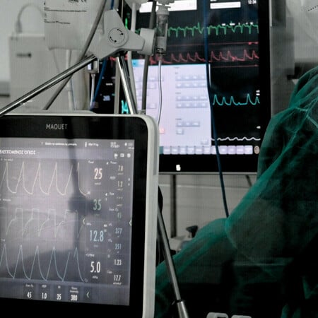 Λευκάδα: Σε κρίσιμη κατάσταση η 24χρονη Τσέχα - Παραμένει διασωληνωμένη στη ΜΕΘ