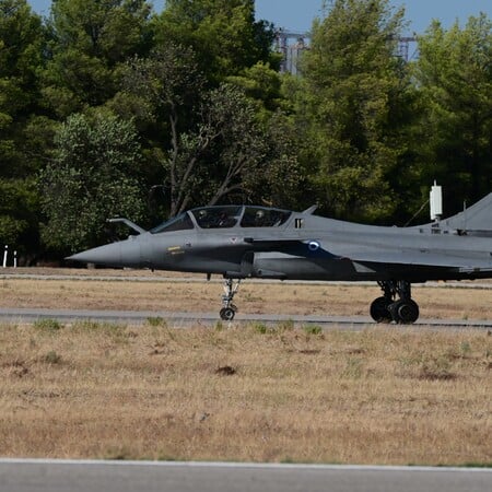 Τανάγρα: 4 συλλήψεις για φωτογράφιση μαχητικών Rafale και στρατιωτικών εγκαταστάσεων