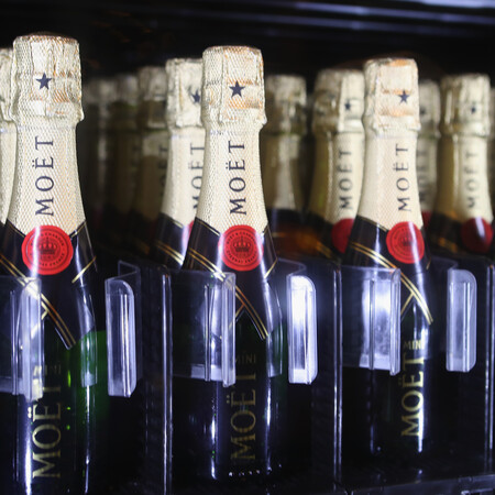 Η Moët στη δίνη εργασιακών σκανδάλων: Μοιάζει με «παλιομοδίτικη βασιλική αυλή μισογύνηδων»