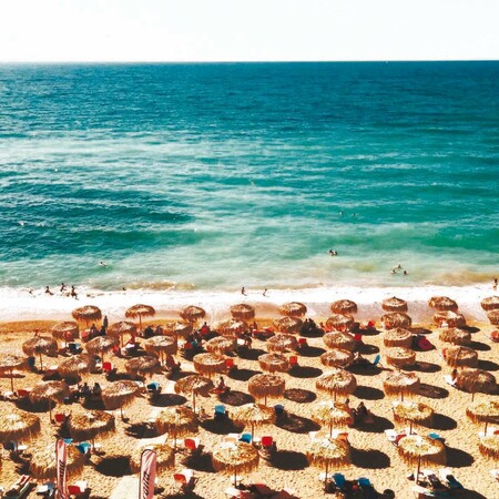 Λιοτρίβι: Εδώ το καλοκαίρι χορεύει στους ρυθμούς ενός ατελείωτου πάρτι