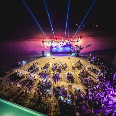 Ένα καλοκαίρι με ανεβαστικές μουσικές βραδιές και ξεχωριστούς καλεσμένους στο W Costa Navarino 