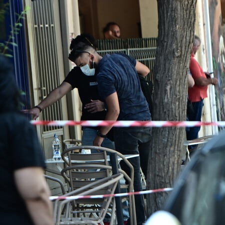 Πυροβολισμοί στον Κολωνό: Τα δύο σενάρια που εξετάζει η ΕΛΑΣ - Αναζητείται ο δράστης