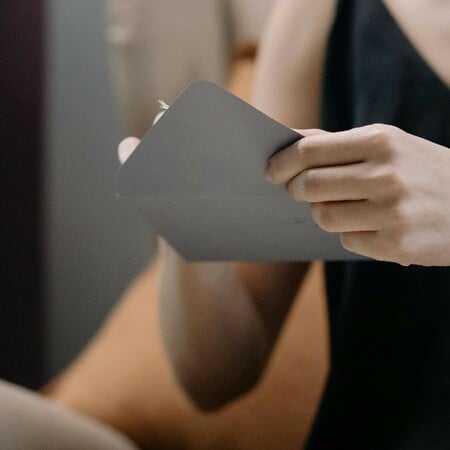 Τι θα έκανες αν λάμβανες μια πρόσκληση από έναν άγνωστο;