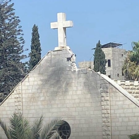 Γάζα: Ισραηλινό πλήγμα στη μοναδική καθολική εκκλησία - Δύο νεκροί και τραυματίες