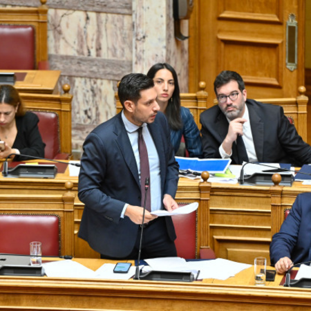 Αντιπαράθεση Κυρανάκη – Κουτσούμπα στη Βουλή για τη σύγκρουση συρμού με Ι.Χ. στην Πάτρα