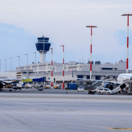Σύλληψη 35χρονου στο «Ελευθέριος Βενιζέλος» – Έκρυβε σχεδόν 3 κιλά κοκαΐνης σε παιδικά βιβλία
