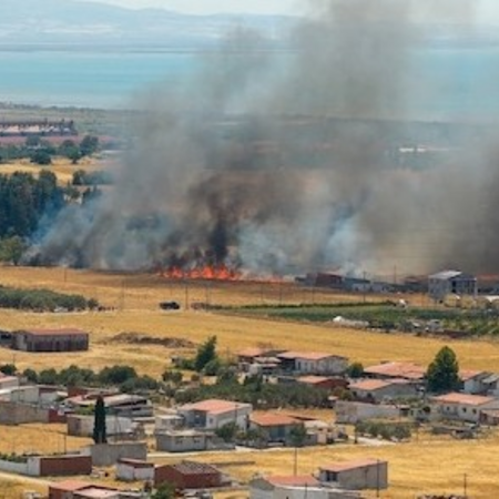 Φωτιά στην Αλεξανδρούπολη - Μήνυμα του 112 για απομάκρυνση των κατοίκων