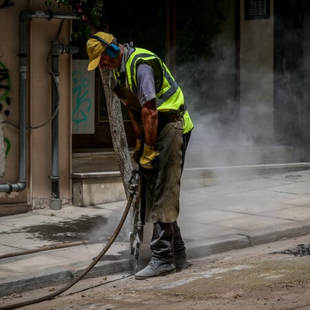 Καύσωνας: Απαγόρευση delivery και εξωτερικών εργασιών το Σάββατο από 12:00 έως 16:00 στην Αττική