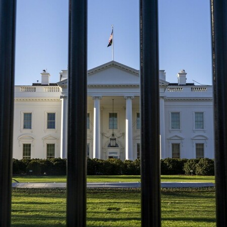 Τεχνητή νοημοσύνη στην υπηρεσία της απορρύθμισης: Το σχέδιο της κυβέρνησης Τραμπ για κατάργηση χιλιάδων κανονισμών