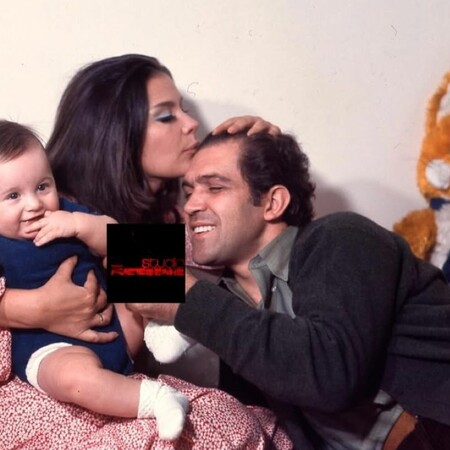 Τζένη Καρέζη: Η αδημοσίευτη φωτογραφία με τον Κώστα Καζάκο και τον γιο τους