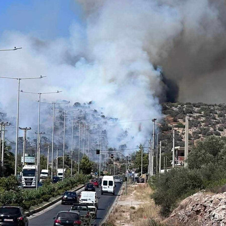 Φωτιά στο Κορωπί: Ήχησε το 112 στην περιοχή - Στην περιοχή πνέουν ισχυροί άνεμοι
