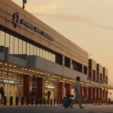 Στη νέα καμπάνια της Fraport Greece, η αληθινή εμπειρία ταξιδιού ξεκινά από το αεροδρόμιο
