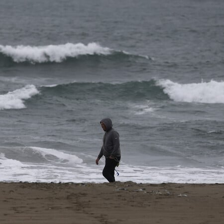 Συναγερμός στη Χαβάη: Κύματα τσουνάμι έφτασαν στα νησιά – Μαζικές εκκενώσεις
