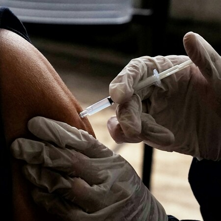 Ηνωμένο Βασίλειο: Ξεκίνησε η πρώτη στον κόσμο εκστρατεία εμβολιασμού κατά της γονόρροιας