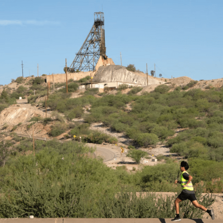 Σε κίνδυνο το Ιερό Όρος των Απάτσι – Χαλκορυχείο απειλεί ιστορικό τόπο λατρείας