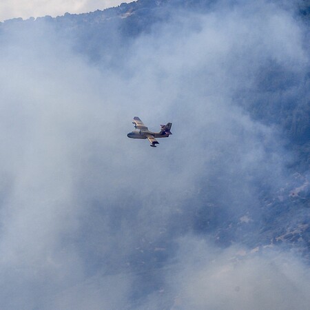 Φωτιά τώρα στην Παλαιομάνινα Αιτωλοακαρνανίας: Επιχειρούν και εναέριες δυνάμεις