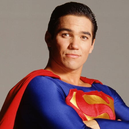 Τηλεοπτικός Superman μπαίνει στην ICE του Τραμπ για «να κάνει το σωστό» κυνηγώντας μετανάστες